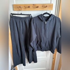 Hollister Black Hoodie and Sweatpants Set